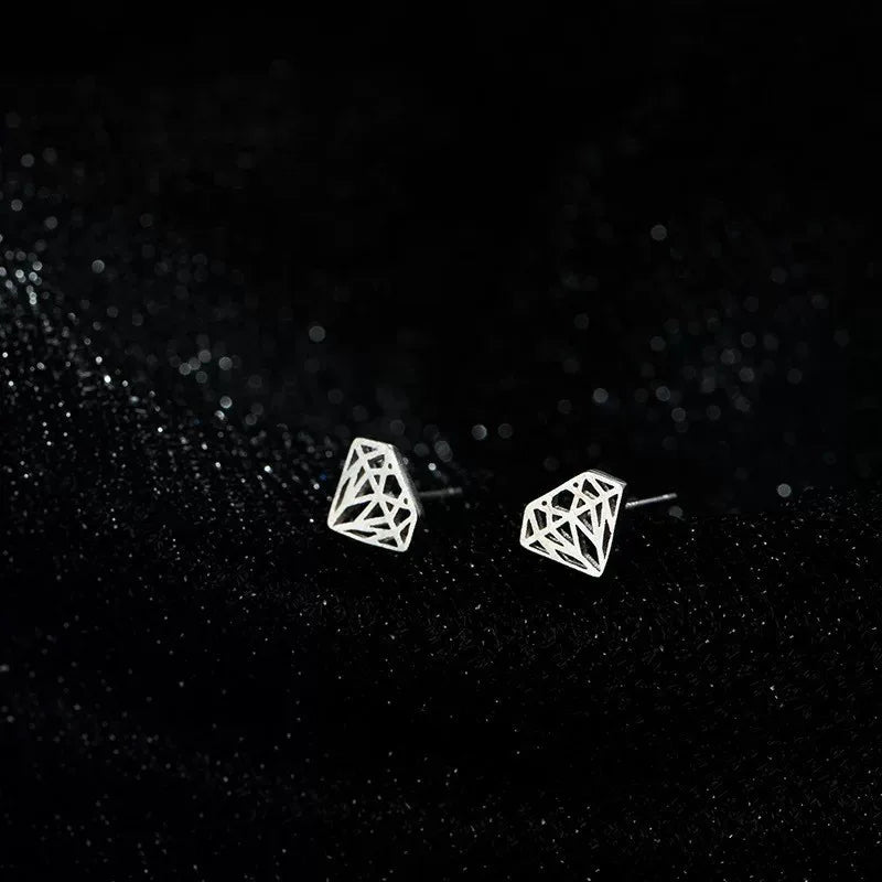 New Heart Stud Earrings for Women Hypoallergenic Daily Wear Minimalist Cute Star Silver Color Ear Girls Pierc Jewelry Gifts