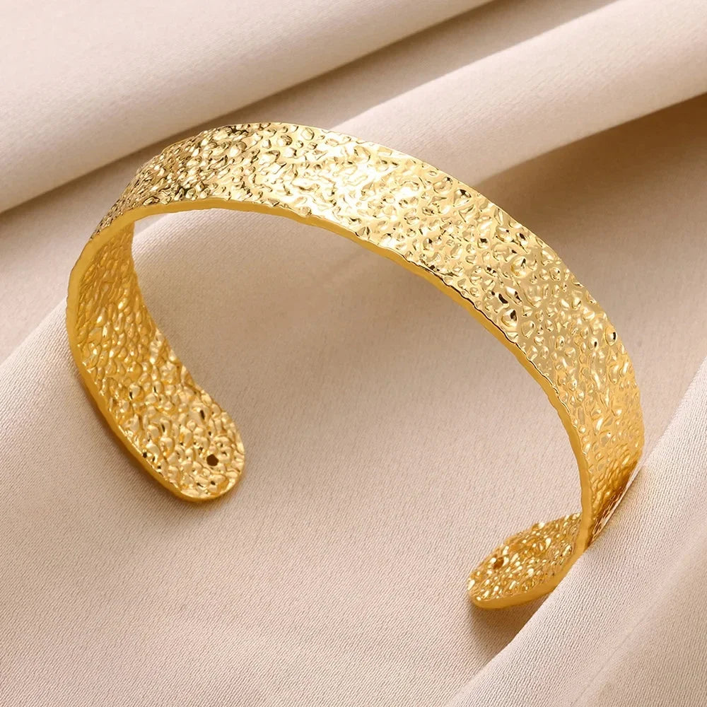 Classic Gold Color Wrinkle Texture Bangle Bracelet For Women Exquisite Cuff Bracelet Stainless Steel Hand Ornament Punk Jewelry