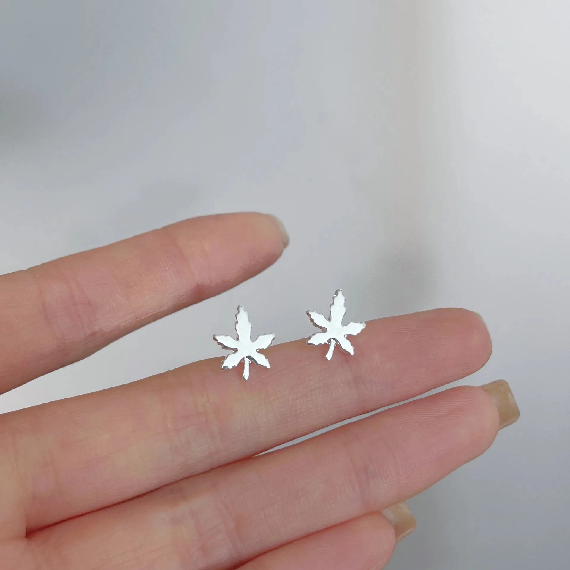 New Heart Stud Earrings for Women Hypoallergenic Daily Wear Minimalist Cute Star Silver Color Ear Girls Pierc Jewelry Gifts