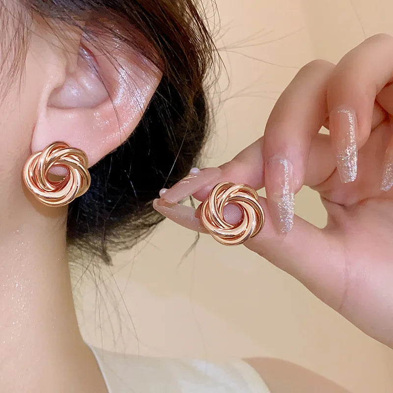 Pendientes de aro de metal trenzado con círculos redondos y envoltura geométrica multicapa para mujer, dijes de moda de color dorado, regalos de joyería de moda