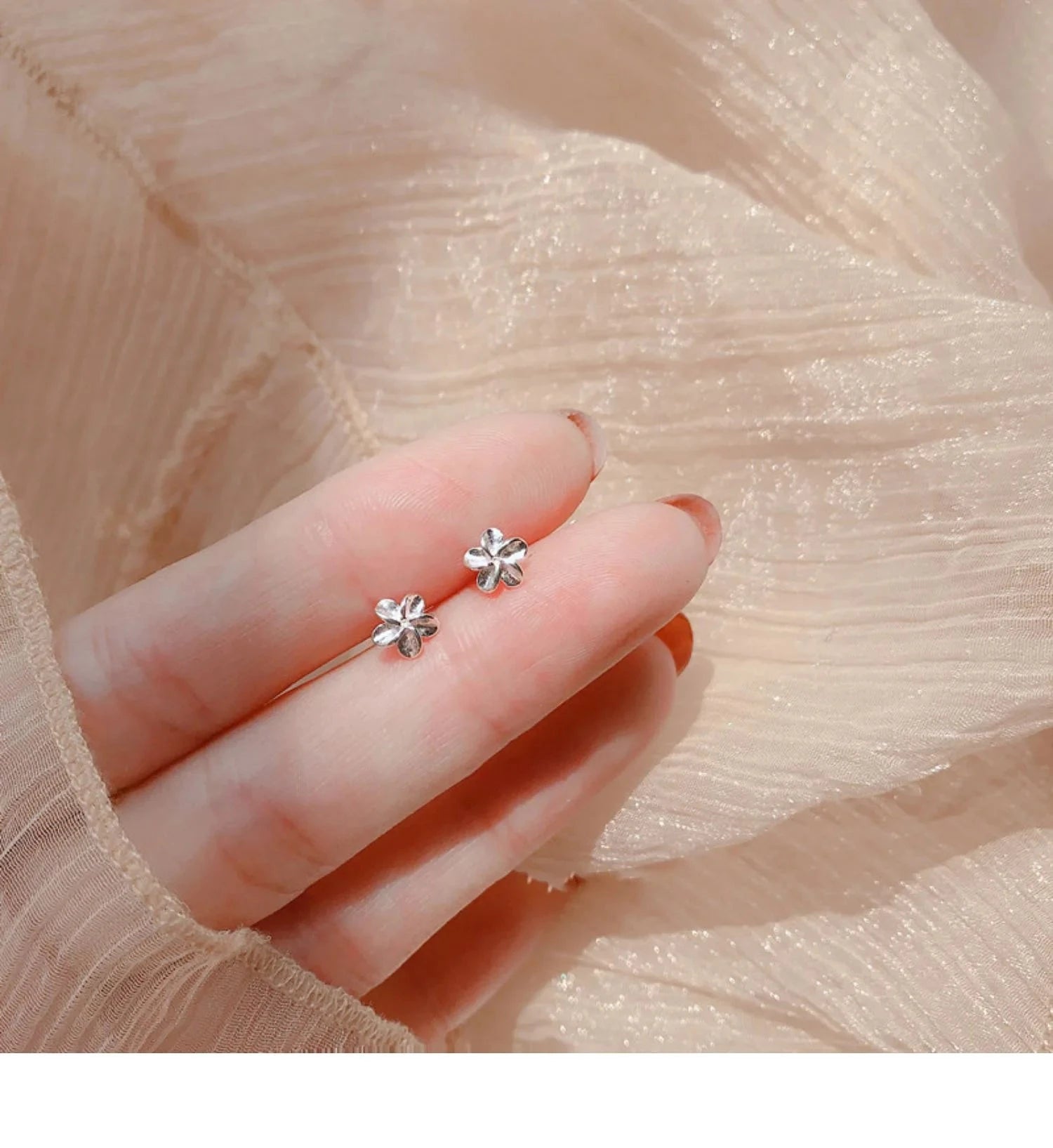 New Heart Stud Earrings for Women Hypoallergenic Daily Wear Minimalist Cute Star Silver Color Ear Girls Pierc Jewelry Gifts