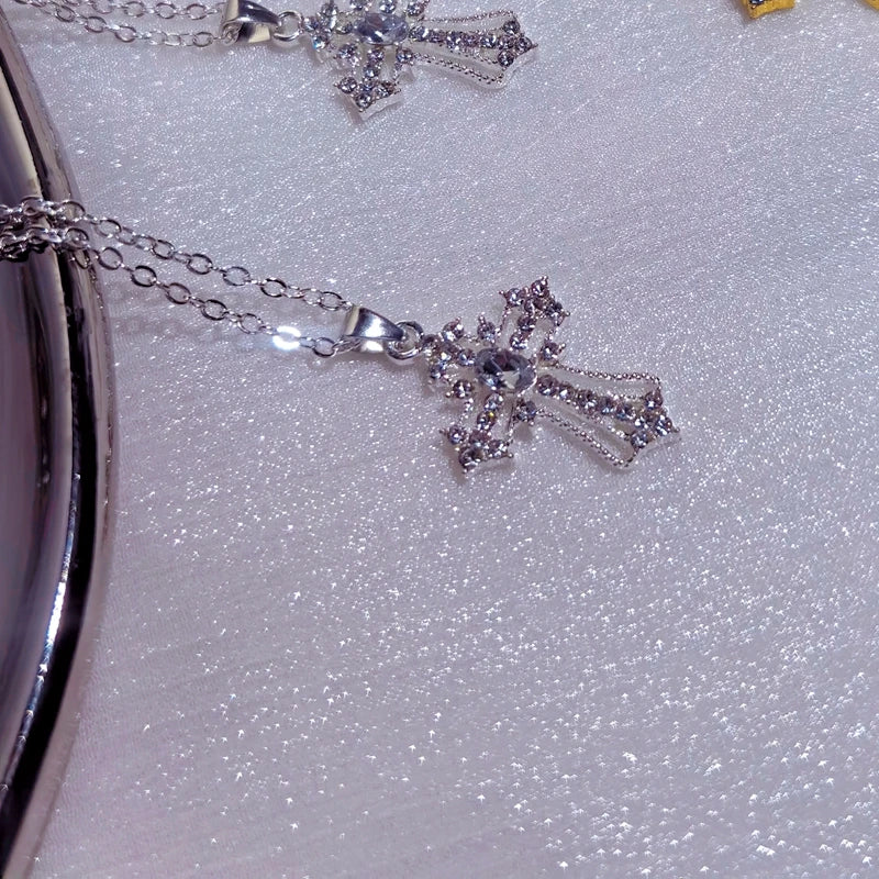 Y2K Punk Crystal Big Cross Pendant Necklaces for Women Men Gothic Irregular Cross Clavicle Chain Necklaces Aesthetic Jewelry