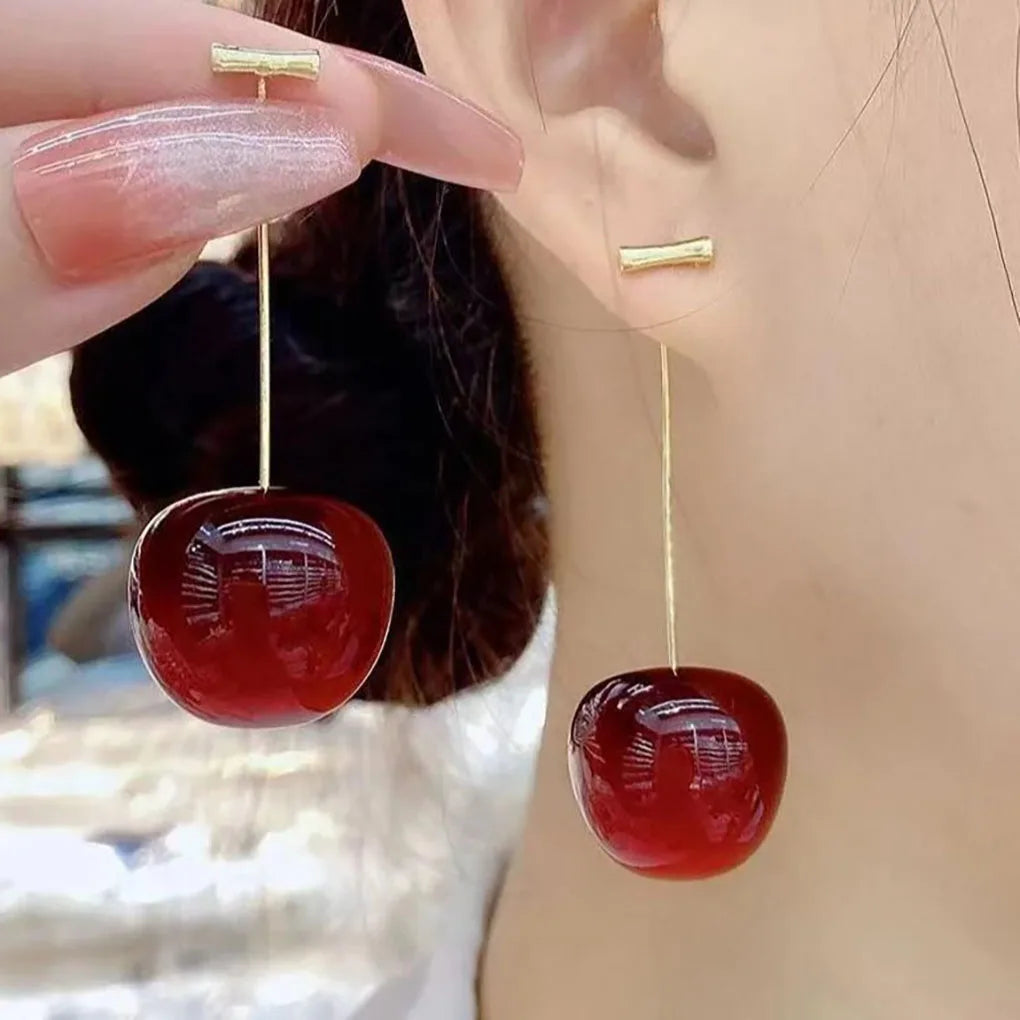 Accesorios para mujer Pendientes de cereza roja para mujer Pendientes colgantes llamativos de fruta Joyería coreana para fiesta de boda Regalo para mujer